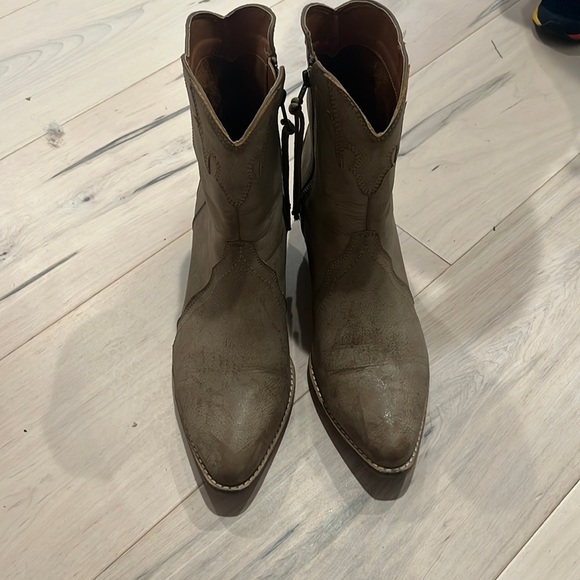 Shoes - Size 10 Cowboy Boots